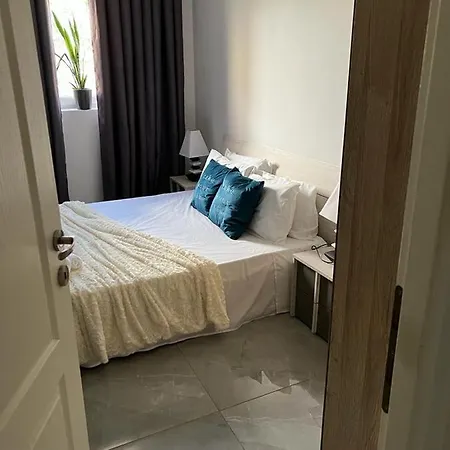 Neagoe Residents Daire